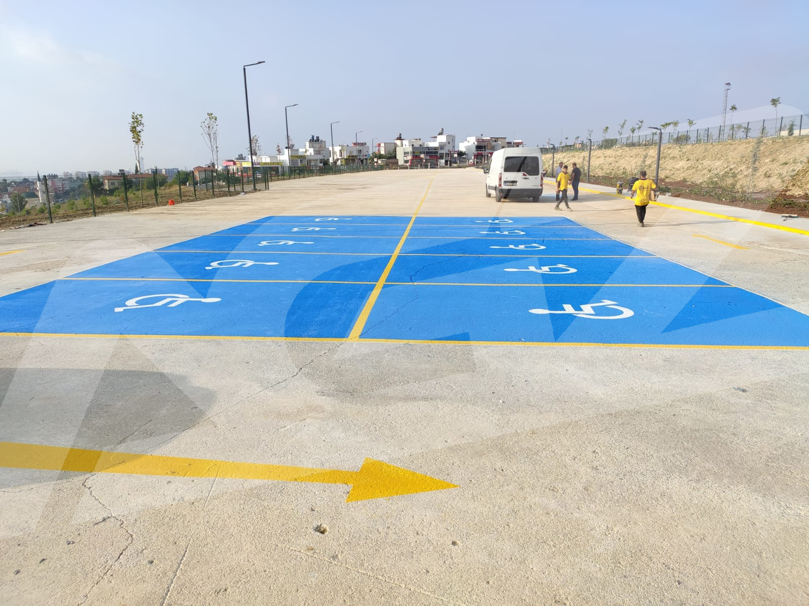 Kurum ve Sosyal Alanlarda Engelli Araç Park Alanı Boya ve Yönl. Uyg