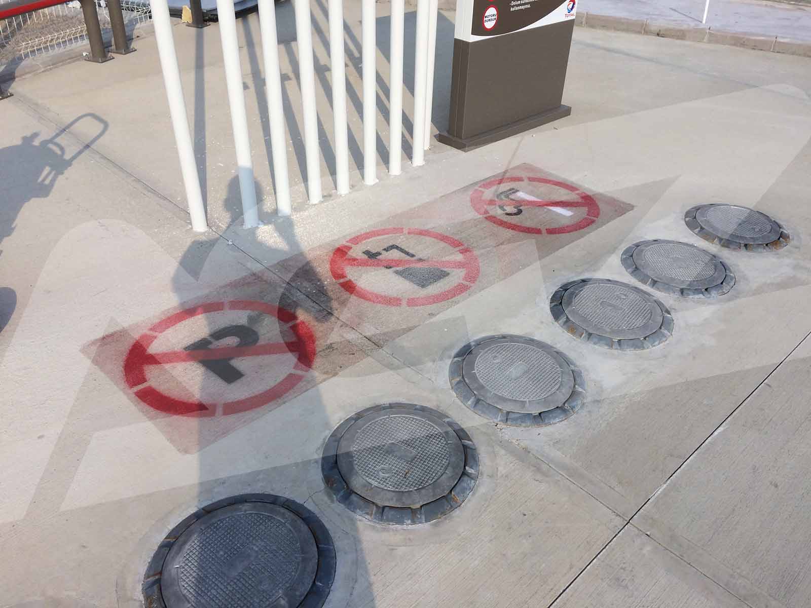 Benzin İstasyon Zemin Boyama ve Sınır Çizgi Uygulamaları