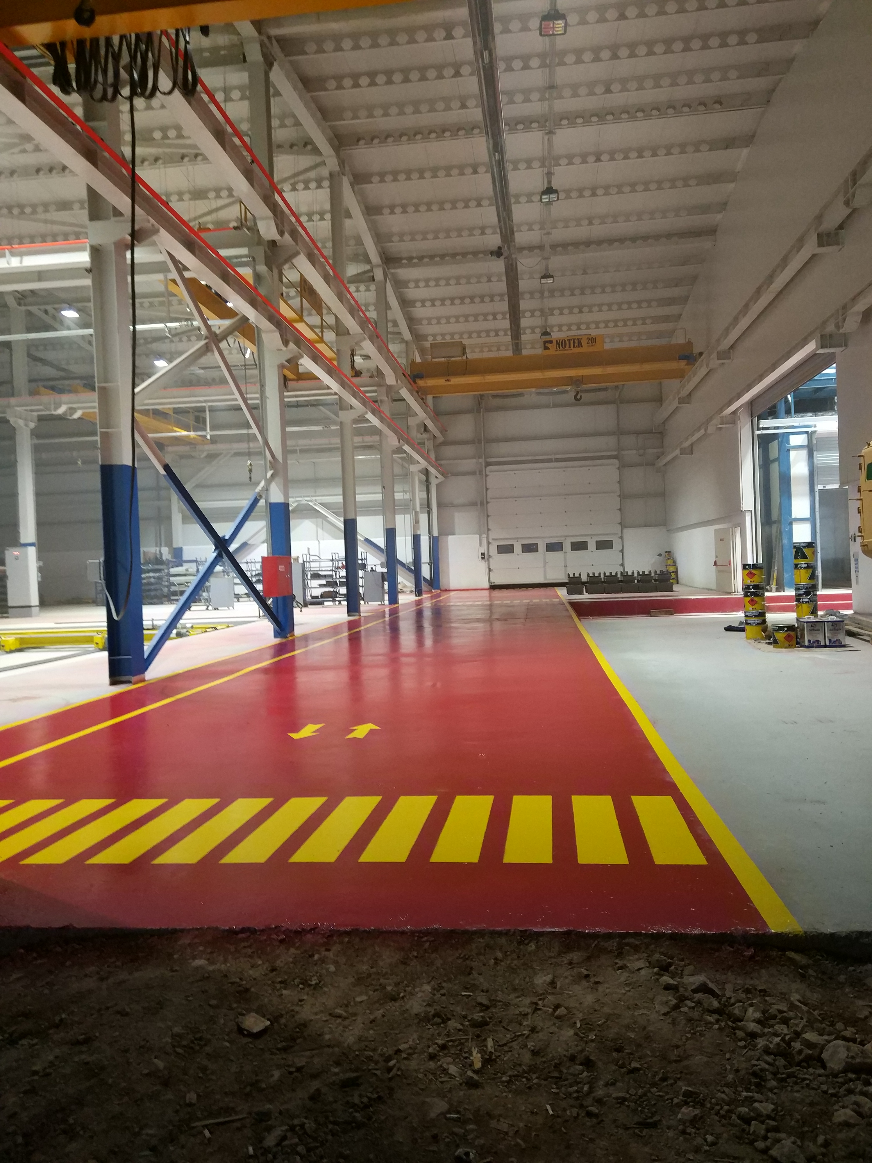 Üretim Alanlarında Beton Zemin Boyama Uygulamaları