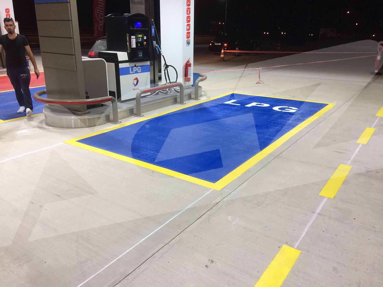 Benzin İstasyon Zemin Boyama ve Sınır Çizgi Uygulamaları