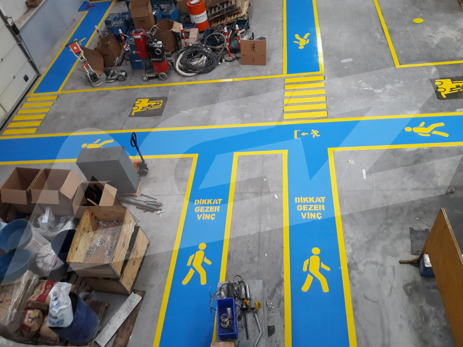 Üretim Alanlarında Beton Zemin Boyama Uygulamaları