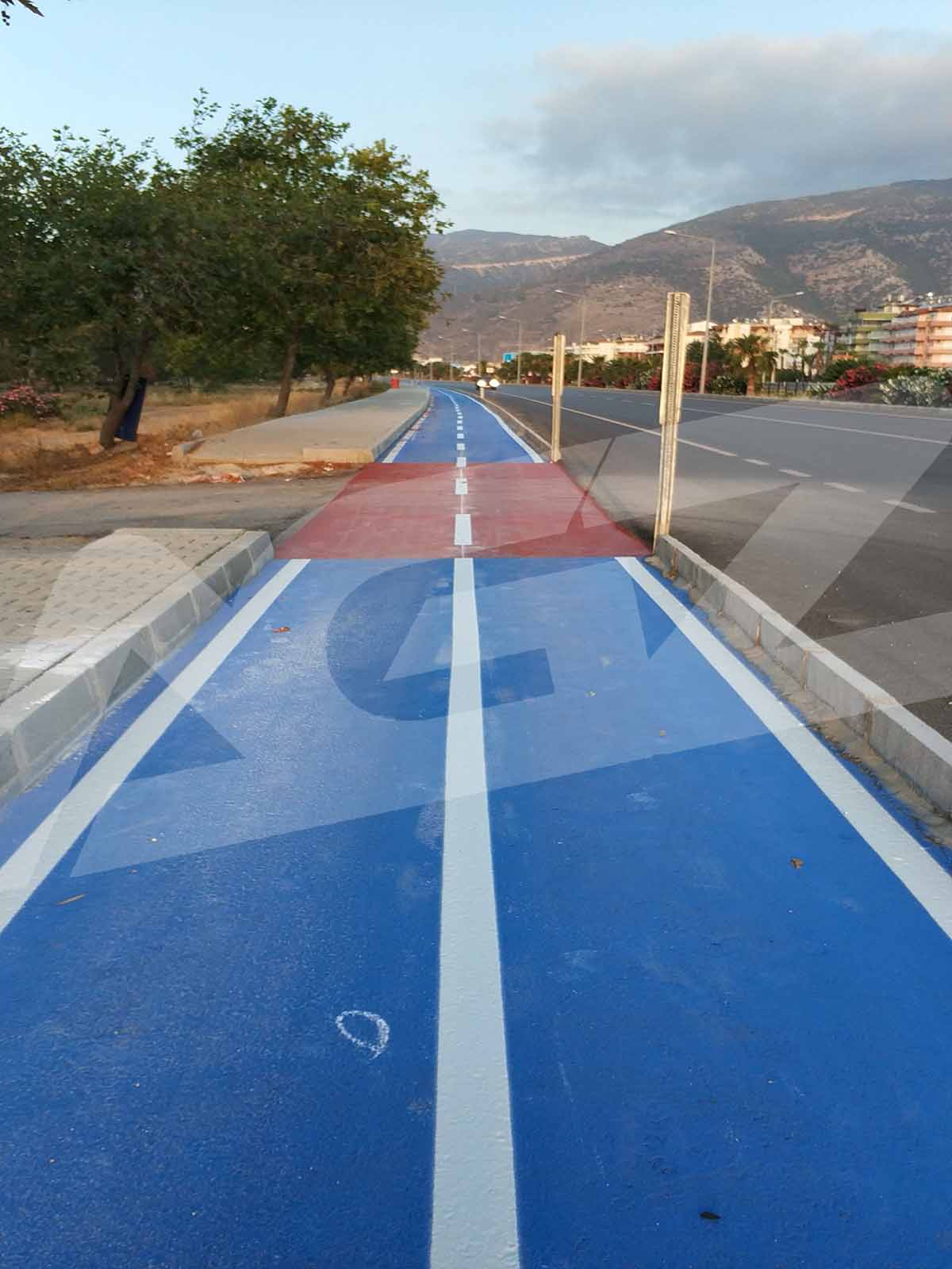 Bisiklet ve Koşu Yolu Sınır Çizgi ve Yönlendirme Uygulamaları