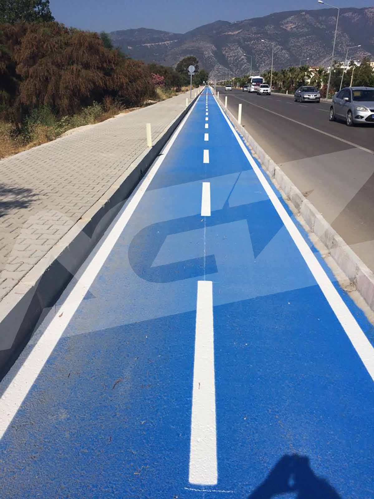 Bisiklet ve Koşu Yolu Sınır Çizgi ve Yönlendirme Uygulamaları