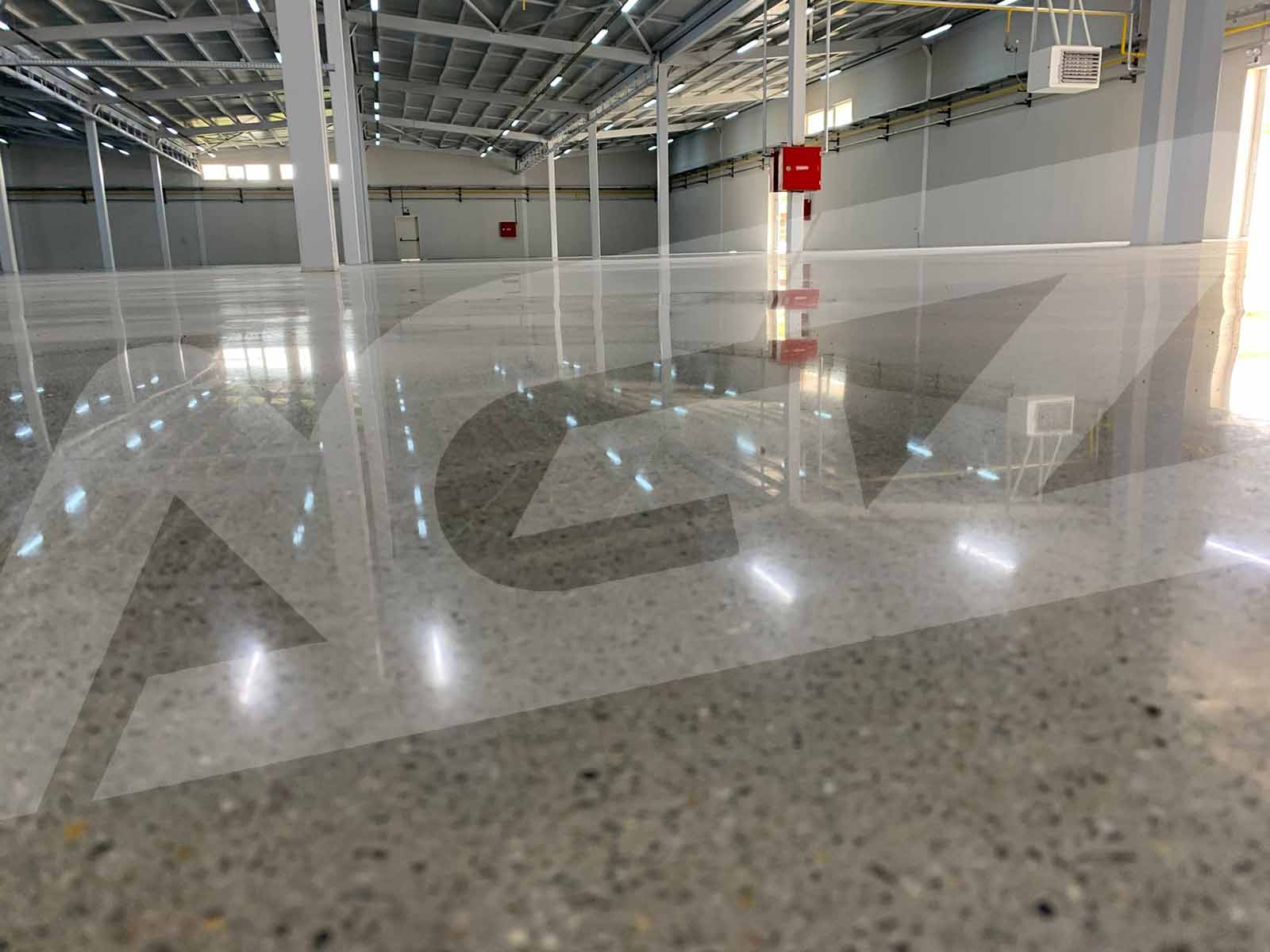 Beton Zemin Tam Parlatma Renklendirme Uygulaması