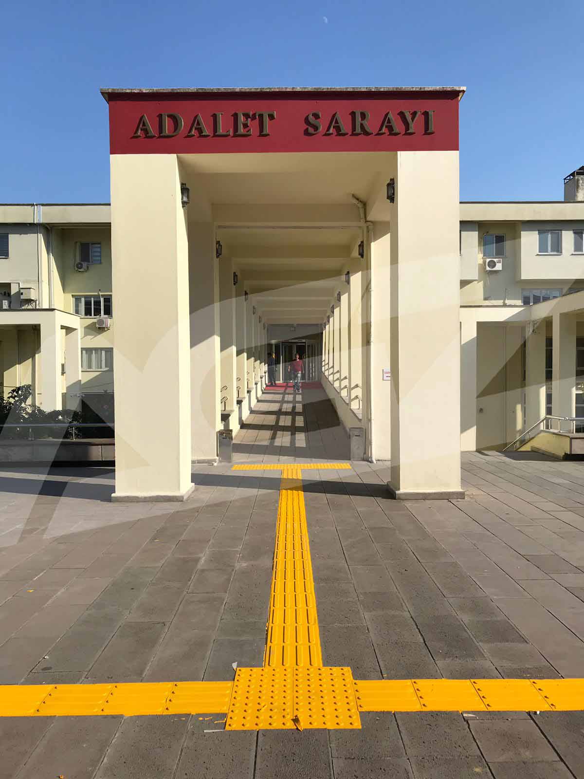 Hissedilebilir Görme Engelli Zemin Uygulaması