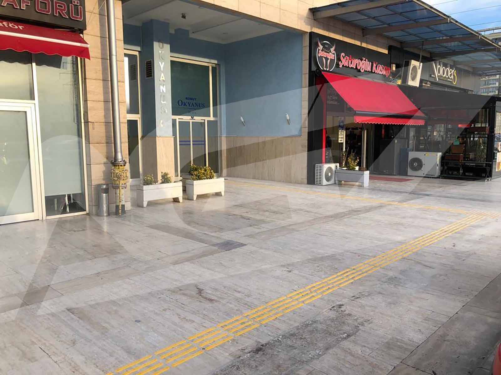 Hissedilebilir Görme Engelli Zemin Uygulaması