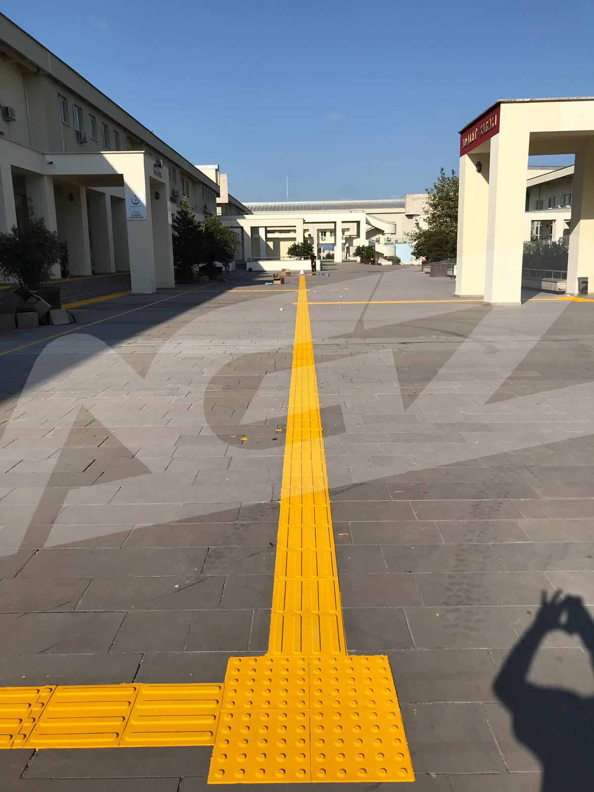 Hissedilebilir Görme Engelli Zemin Uygulaması